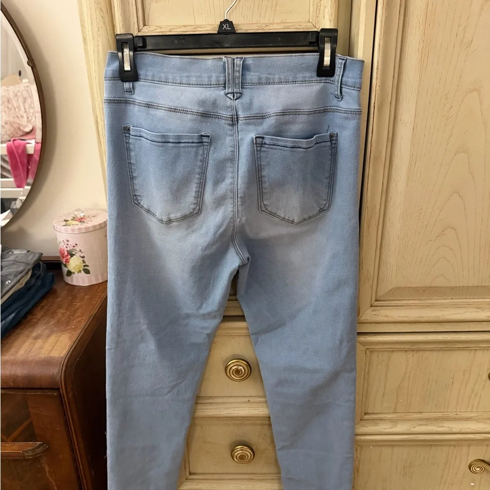Women's Light Blue Jeans - Picture 4 of 4
